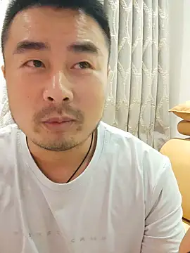 guozuo Live Webcam on Stripchat