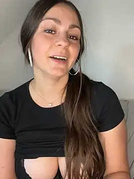 Loella-Rose webcam