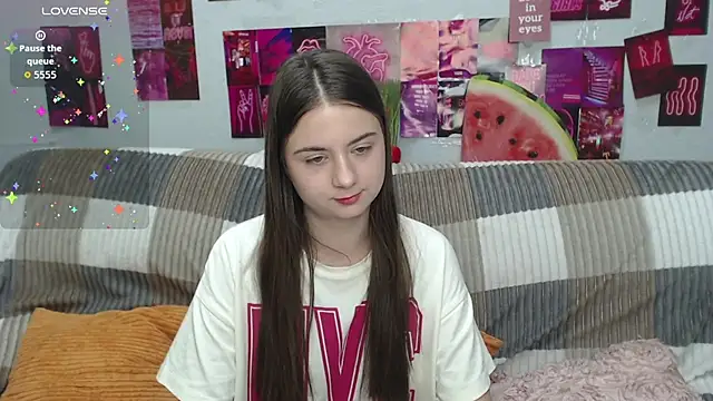 MilanaRoza live cam on StripChat