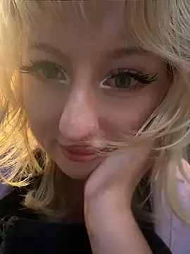 RonnieKiss webcam