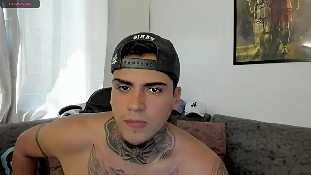sweetlatinoboy webcam