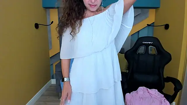 EllaLong webcam