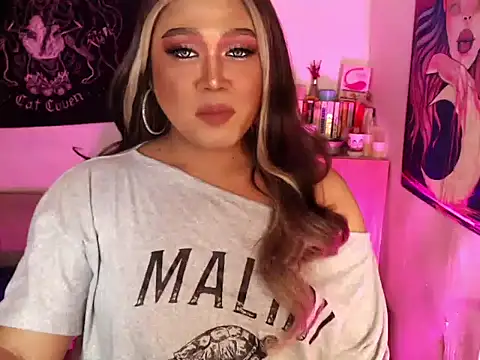 MelindaOnDuty_ webcam