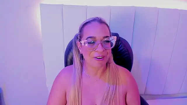 MHONIKBELUCCI webcam