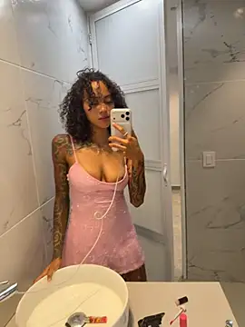 LizStorm_ webcam