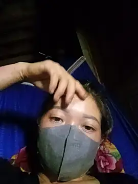 Bling-pusy webcam