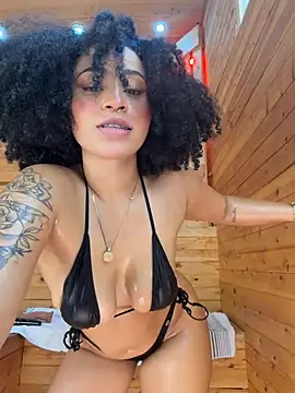 Nikki_Rousmel webcam