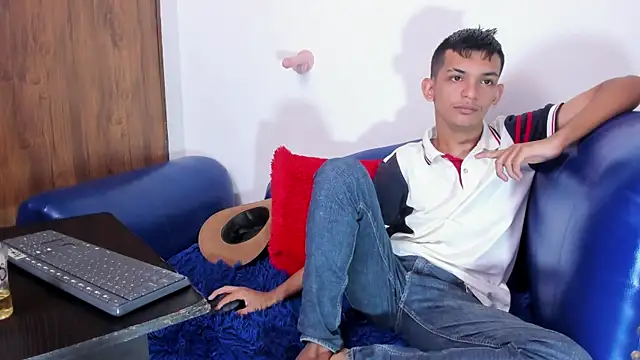 littlecum18 webcam