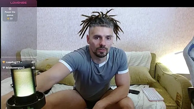 Aestheticguy101 webcam