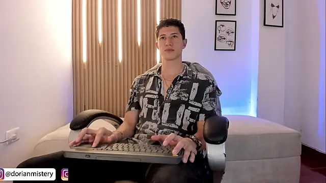 Dorianmistery2322_ webcam