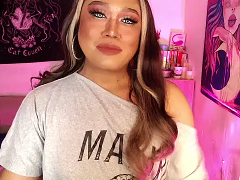 MelindaOnDuty_ webcam