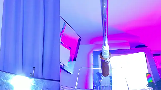 NathaxaLeans webcam