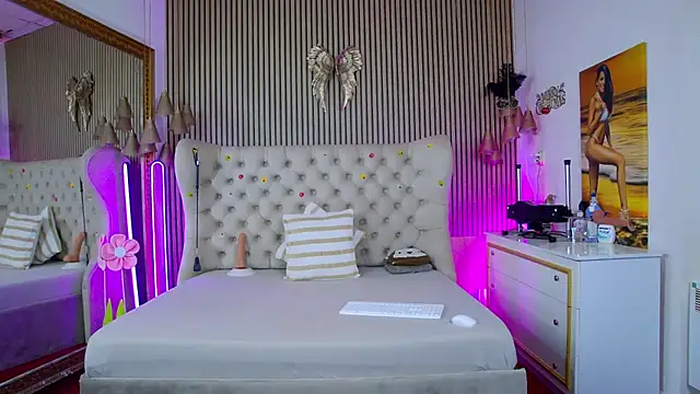 PlayfulShow webcam