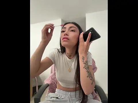Bonny_Eva live cam on StripChat