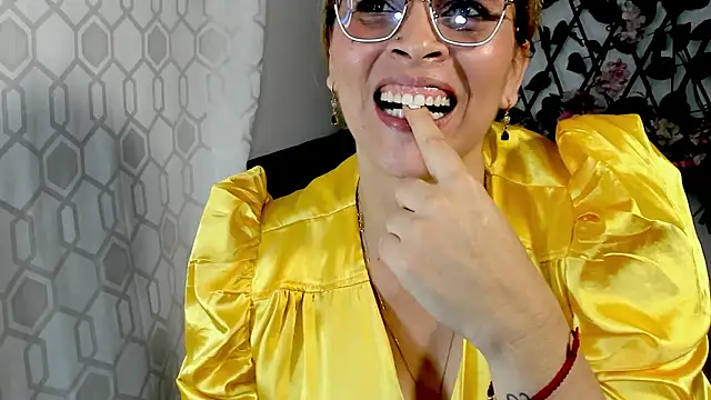 samanthaExsotic live cam on StripChat