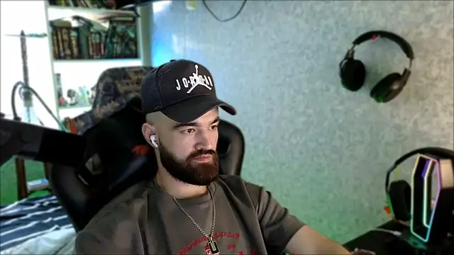 _Serious_Man webcam