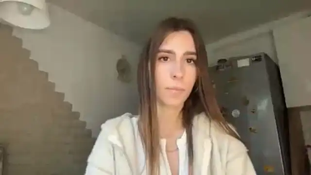 zaraguyette (F teen) - touch shoulder
