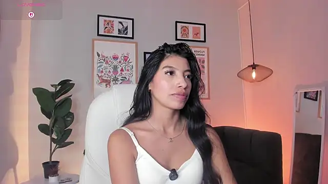 Tiffany_Low webcam