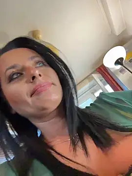 Hotmomcheckk_