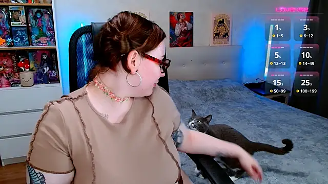 ur_geekgirl live cam on StripChat