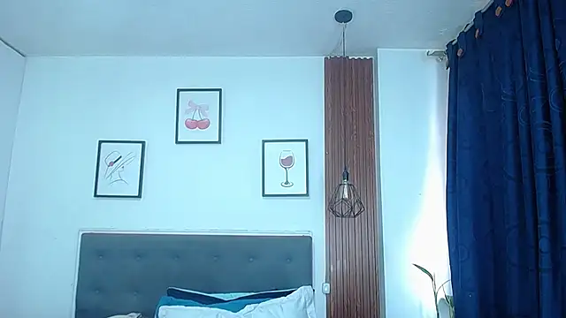 sasi_luna live cam on StripChat