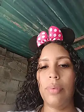 Laura20lopez live cam on StripChat