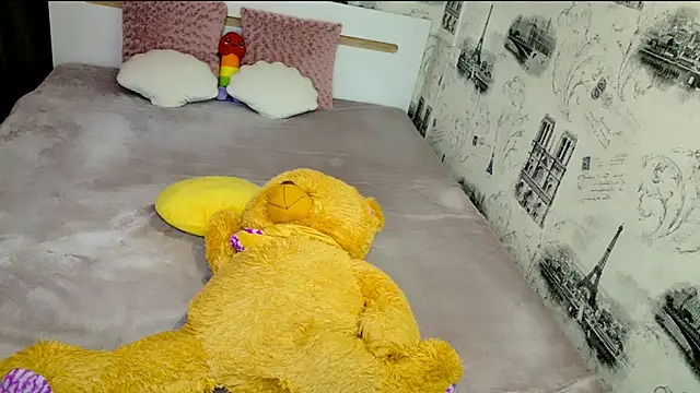 lovely-eyes webcam