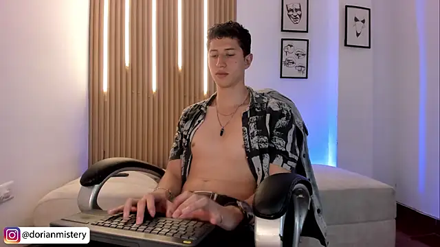Dorianmistery2322_ webcam