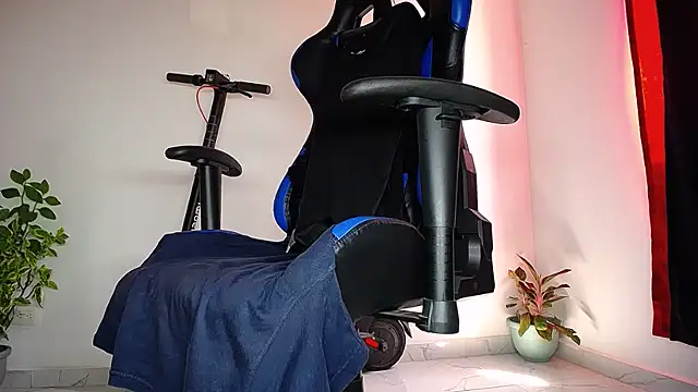 MAXJONES_2
