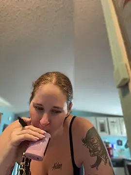 lolabunny9 (F milf) - Toys ON. Buzz my clit make me cum