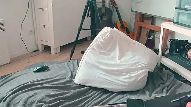 CeriseLapine webcam