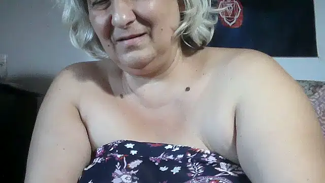 ExquisiteMature webcam