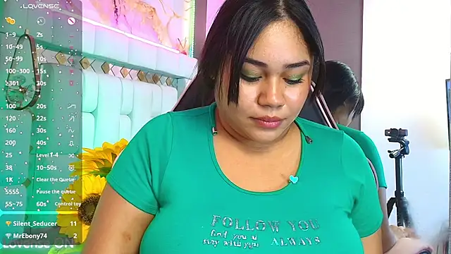 Aisha-Saadi webcam