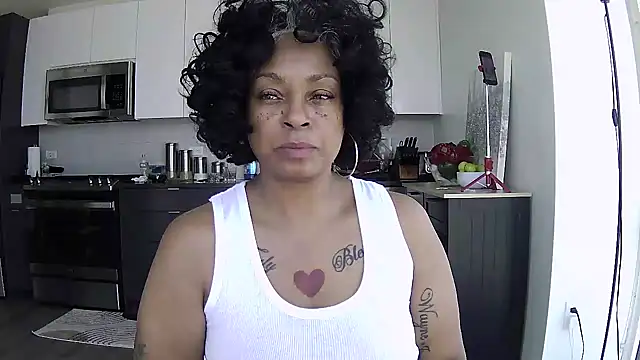 MSweetLindaParks live cam on StripChat