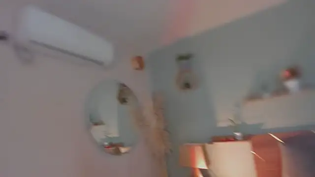 YariRose webcam