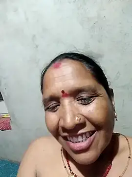Loomaraj live cam on StripChat