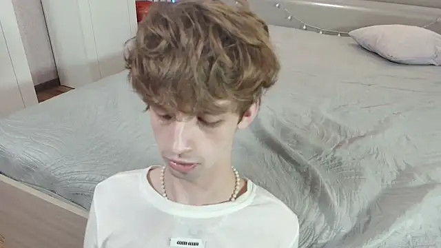 Bimbo_boy_