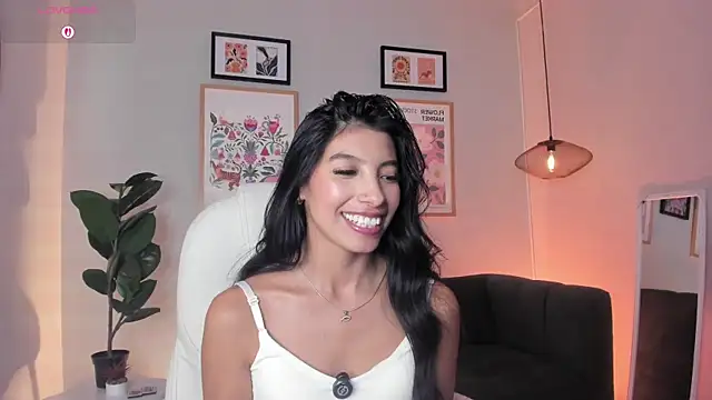 Tiffany_Low webcam