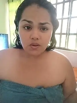 MiaBloom0 live cam on StripChat