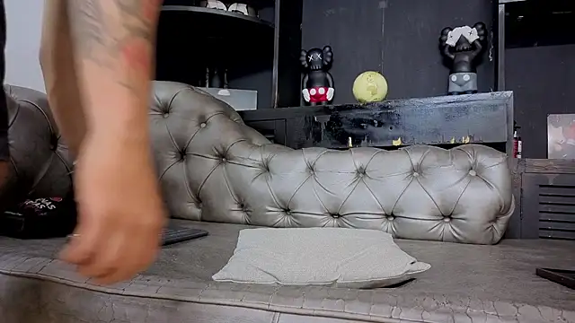 matteosantos live cam on StripChat