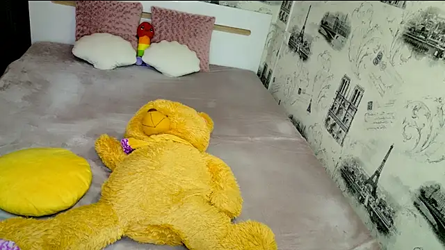 lovely-eyes webcam