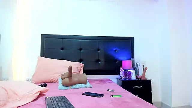 BustyGlow webcam