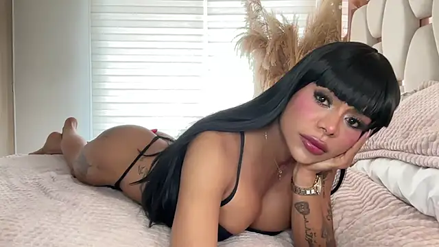 Model: HOT_LADY_777