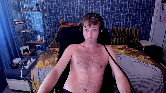 CuteBoy228 webcam