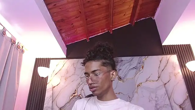 triiangel_latinboy
