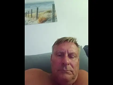 johnnym1 webcam