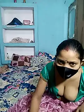 RoyalDesiCouple webcam