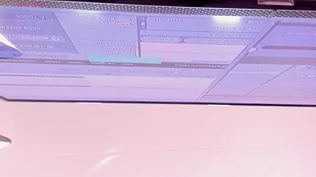 Zoe_Monrow webcam