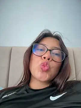 saracalderon (F young) - SQUIRT TWO