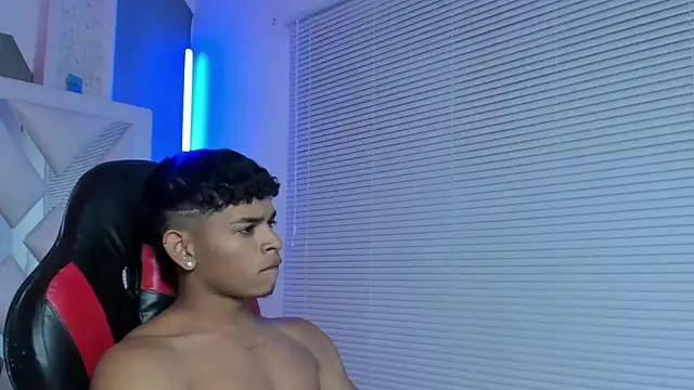 nova_mitchell7 (M twink) - GET NAKED